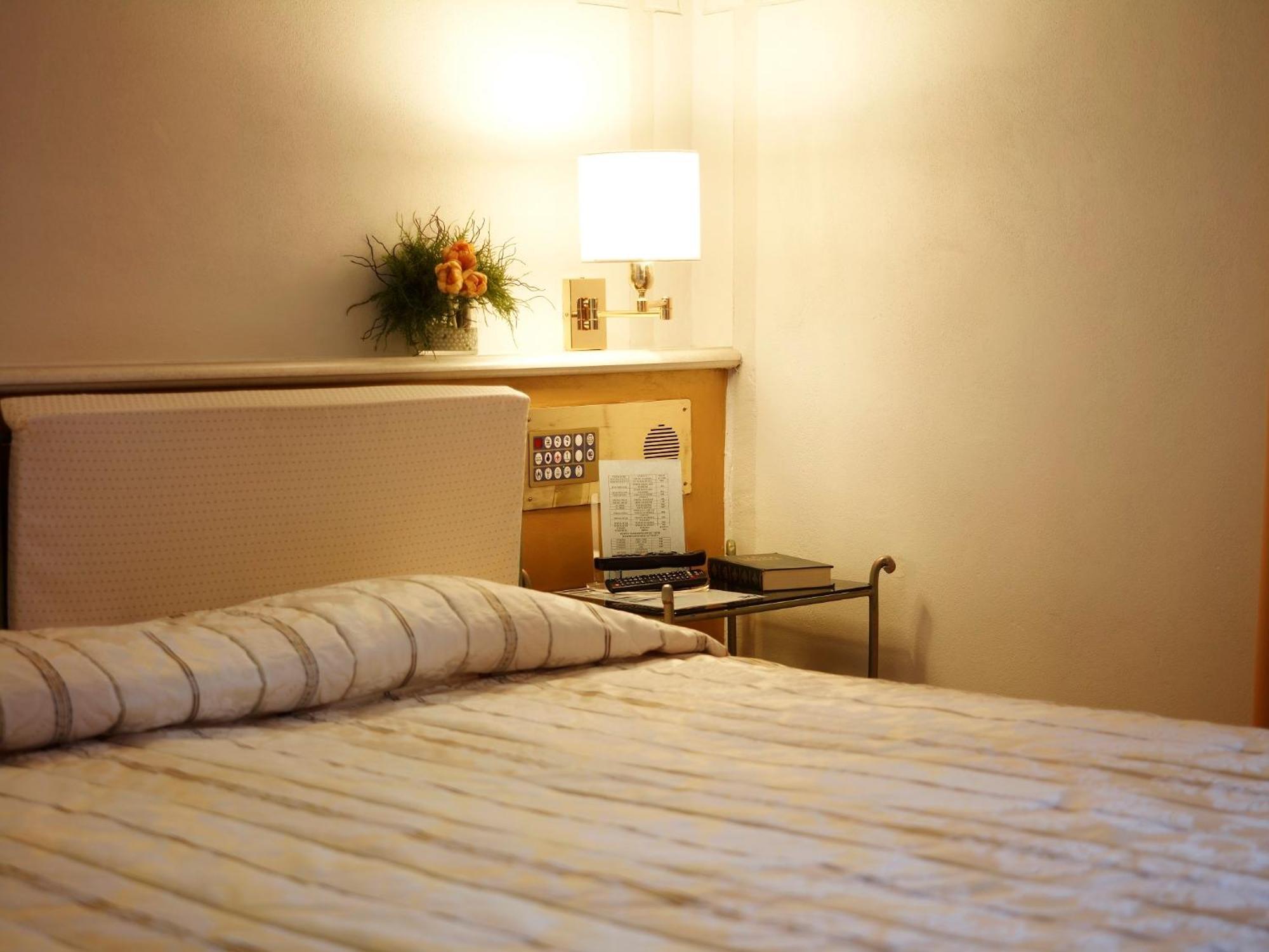 Hotel Parco Borromeo - Monza Brianza Cesano Maderno Habitación foto